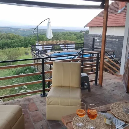 بيت للعطل Navisu Avlija Krusevica