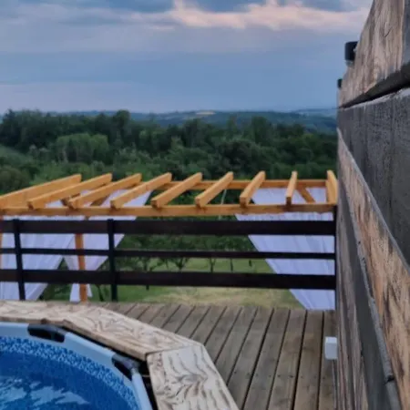 Navisu Avlija بيت للعطل *