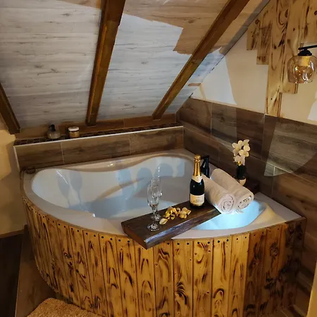 بيت للعطل Navisu Avlija