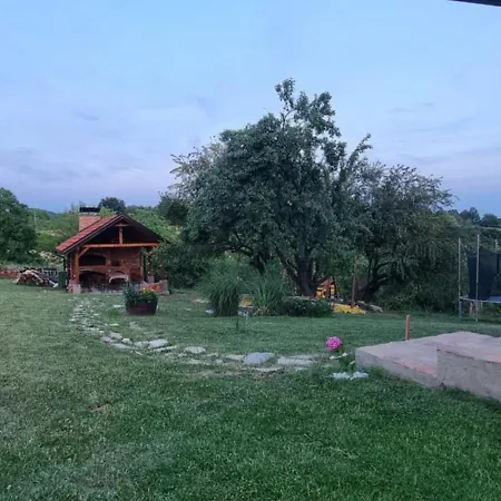 Navisu Avlija بيت للعطل